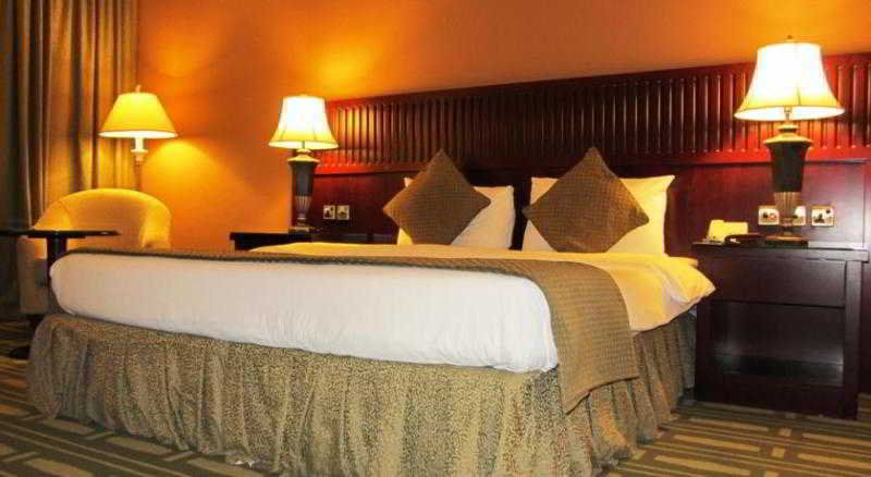 Golden Tulip Khatt Springs Resort & Spa Рас ал Хайм Екстериор снимка